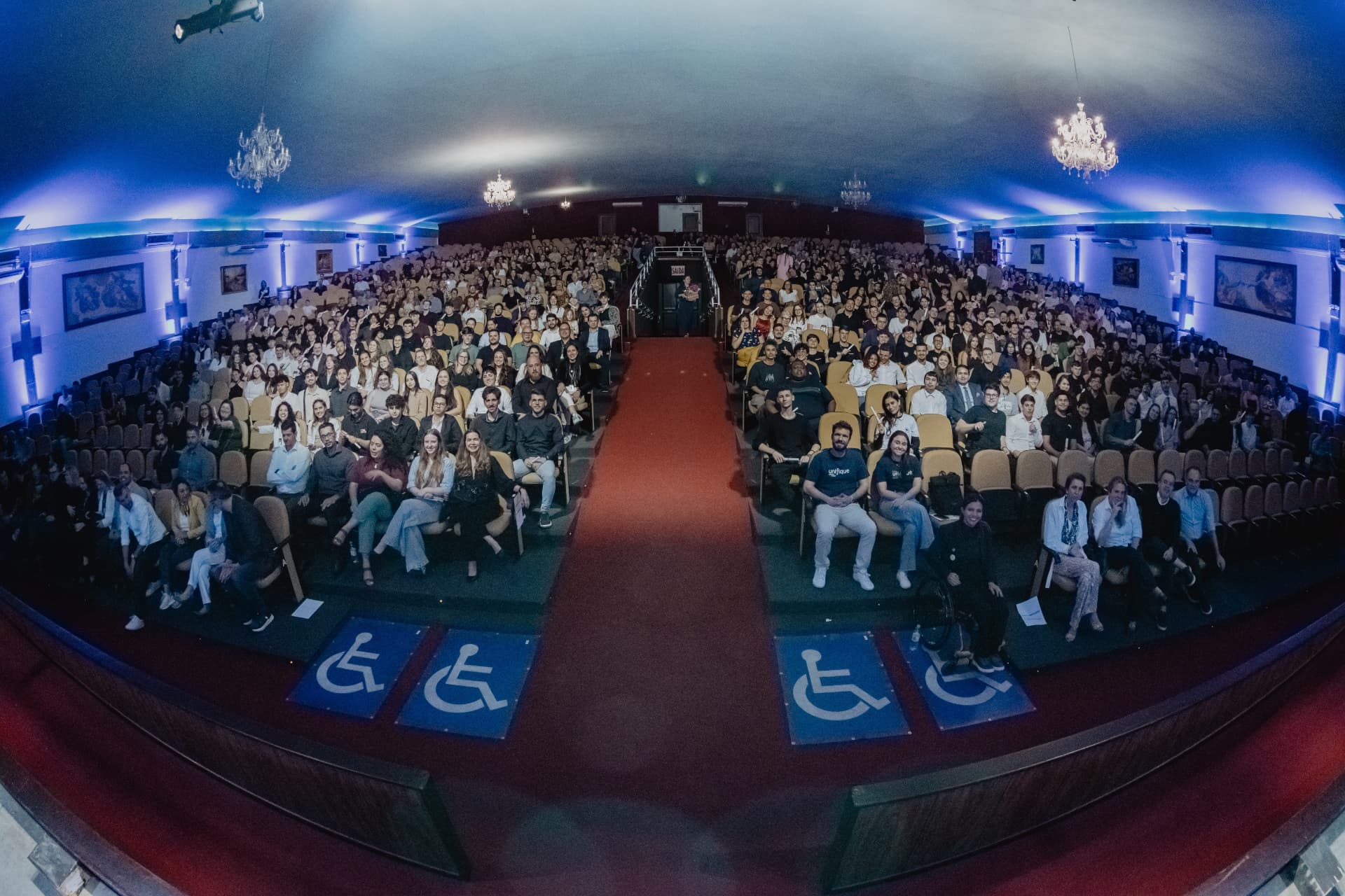 Participantes da formatura da 19ª edição