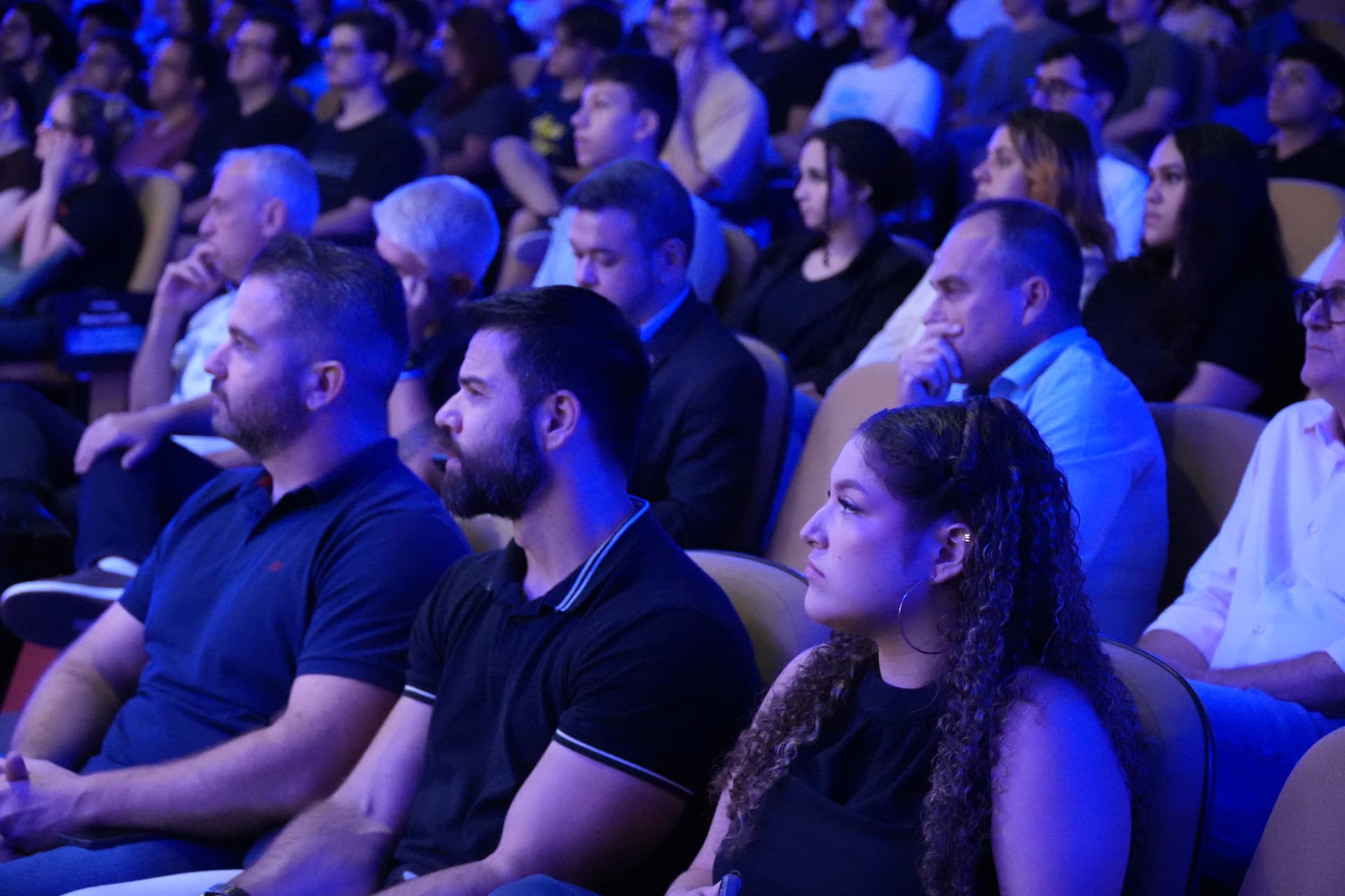 Público na aula magna de 20 anos